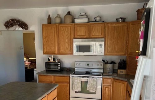 East Ely Casa | Large home near Great Basin National Park