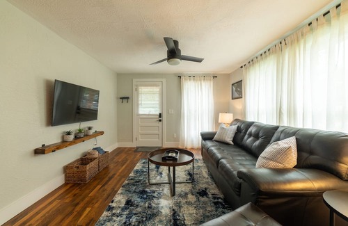 Robbinsville Cabaña | Cozy 2B-1B Cottage - Flat Parking; Close to Tail of the Dragon