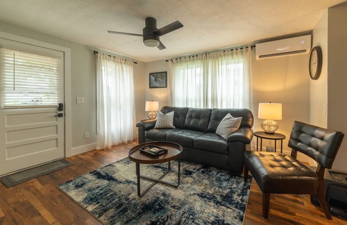 Robbinsville Cabaña | Cozy 2B-1B Cottage - Flat Parking; Close to Tail of the Dragon