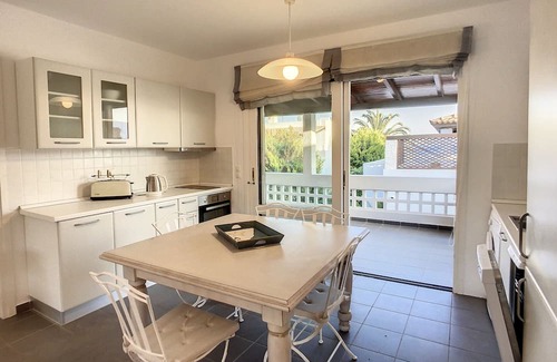 Plepi Apartamento | Beachside fully equipped flat with seaview