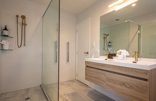 Kinloch Casa | Lake Haven on Montgomery - Kinloch Holiday Home