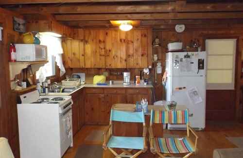 Naples Casa | Cozy cottage in serene setting with a lovely sandy entry to Brandy Pond!