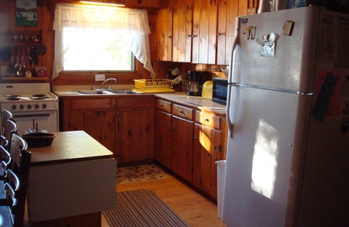 Naples Casa | Cozy cottage in serene setting with a lovely sandy entry to Brandy Pond!