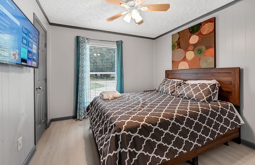 League City Casa | New Listing/NASA/ 4br 2ba 2000sq Sleeps10, Pet Friendly,Monthly discounts