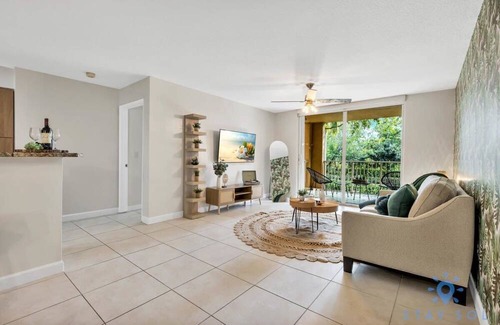Aventura Apartamento | Modern 2BR Haven: Prime Aventura Living