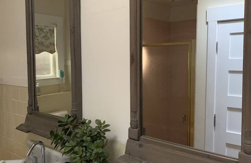 Marin County Casa | Fabulous furnished house in downtown larkspur !
