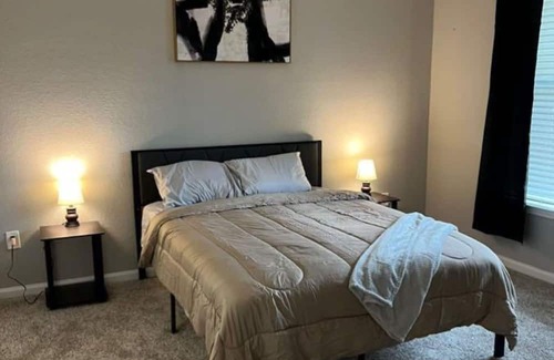 Orlando Apartamento | New Unit - offers great views from balcony of downtown Orlando. Great location!