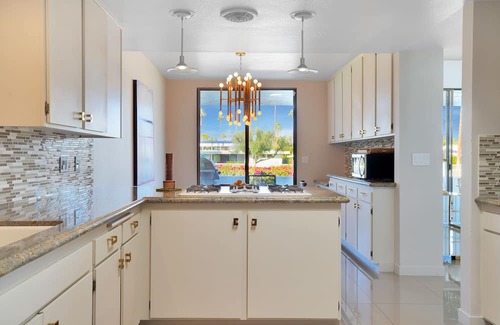Indian Canyon Casa | Swanky Mid-Century Modern in South Palm Springs