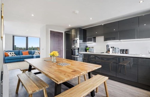 Baltic Triangle Apartamento | Host & Stay | The Baltic Penthouse 2