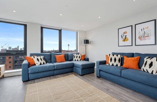Baltic Triangle Apartamento | Host & Stay | The Baltic Penthouse 2