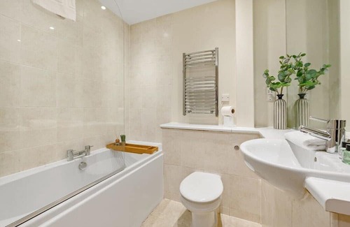 St George's Quarter Apartamento | Host & Stay | Queen Square Apartment