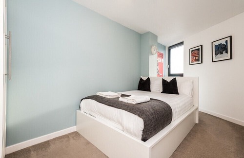 Baltic Triangle Apartamento | Host & Stay | The Baltic Penthouse w/ Balcony