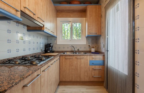 Sant Cebria de Vallalta Casa | Holiday Home "Villa Vistamar" with Sea View & Private Pool