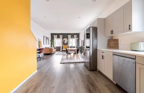 West Hills Casa | The Kings Landing: Private Home in Silverdale / Bremerton Location.