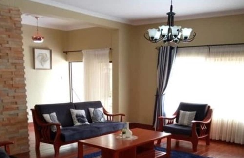 Lusaka Villa | 3 bedrooms exclusive house in Mass Media