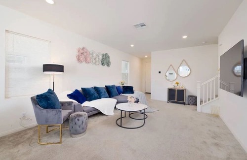 Upland Casa | Modern Elegance Meets Contemporary Comfort