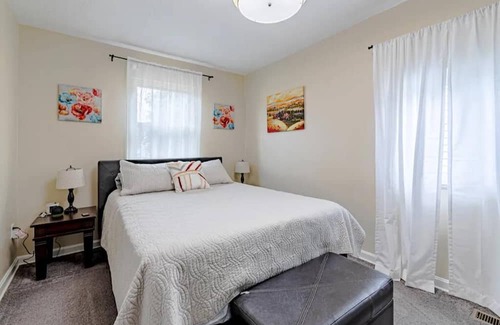 Rocky River Casa | Charming family home