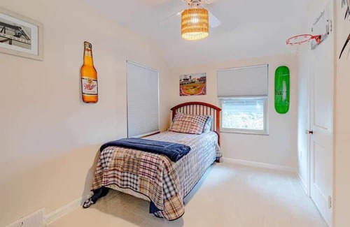 Rocky River Casa | Charming family home