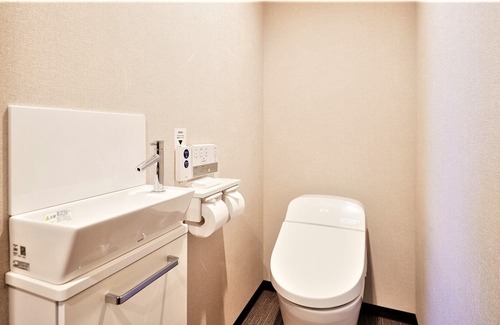 Naha Casa | JapaneseWestern style room with 2 beds Opening a / Naha Okinawa