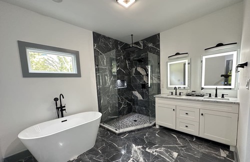 South Richmond Casa | Holiday Ready 24kt Gold Elegant Home