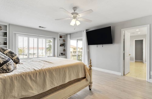 Victorville Casa | Lakefront Serenity Retreat