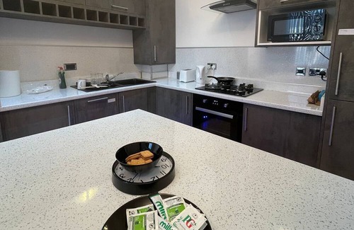 Wolverhampton Apartamento | Impeccable 1 Bed Apartment in Wolverhampton