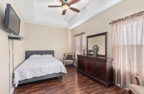 Los Fresnos Casa | Beautiful 2 acre ranch house 20 min from the beach.