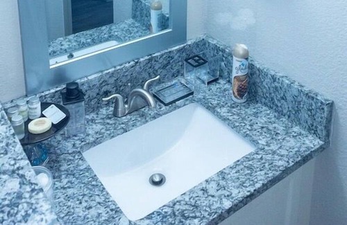 Smyrna Apartamento | Experience the Braves in Style and Comfort!! Near Cumberland Mall & Roxy Theatre