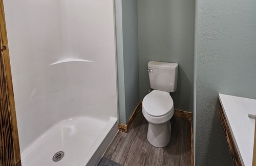 Matewan Cabina | NEW BUILD - Close to Hatfield Mccoy TRAILS - Sleeps 6 - Clay's Bear Cave