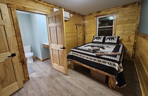 Matewan Cabina | NEW BUILD - Close to Hatfield Mccoy TRAILS - Sleeps 6 - Clay's Bear Cave