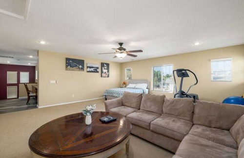 Menifee Casa | Luxury 6-Bedroom Oasis w 3-Car Garage, Spacious Yard close to Everything