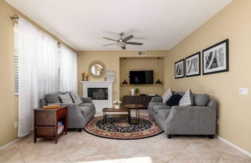 Menifee Casa | Luxury 6-Bedroom Oasis w 3-Car Garage, Spacious Yard close to Everything