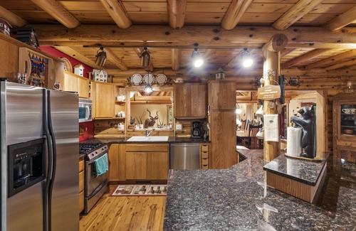 Nevis Cabina | Secluded Lake Cabin with Private Ski Trails