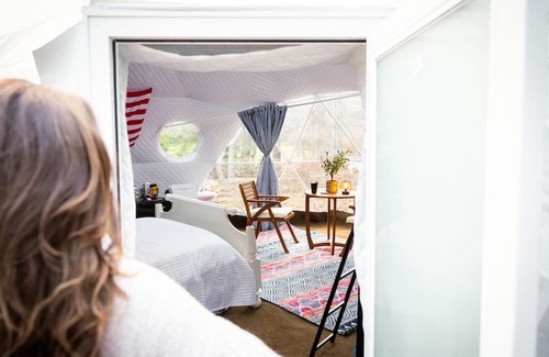 Brevard Apartamento | Yurt Experience - Hot Tub - Creekside - Private Pond-