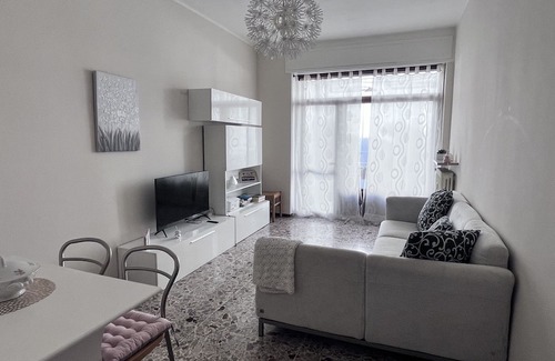 Casale Monferrato Apartamento | Amplio departamento en el centro histórico.