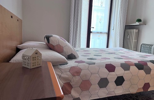 Casale Monferrato Apartamento | Amplio departamento en el centro histórico.