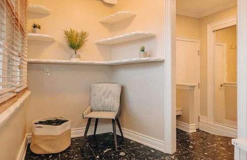 Georgina Casa | Waterfront Paradise Isle Retreat w/ Hot Tub!