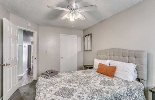 Raisin Apartamento | Sunlit Fresno Apartment: 4 Mi to Old Town Clovis!