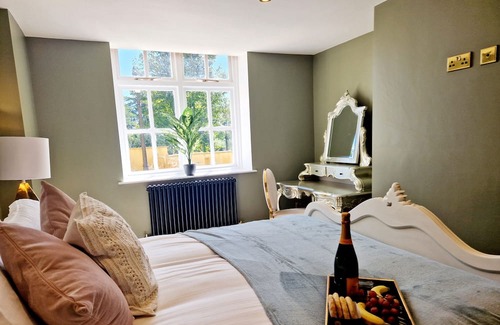 Knott End-on-Sea Apartamento | The Hamilton Luxury Let - The Duke with Hot Tub