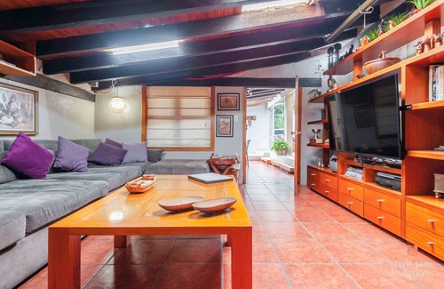 Avándaro Casa | NEW! Impressive Home, Heated Pool, 2 Hot Tubs, BBQ