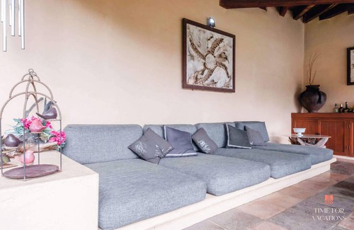 Avándaro Casa | NEW! Impressive Home, Heated Pool, 2 Hot Tubs, BBQ