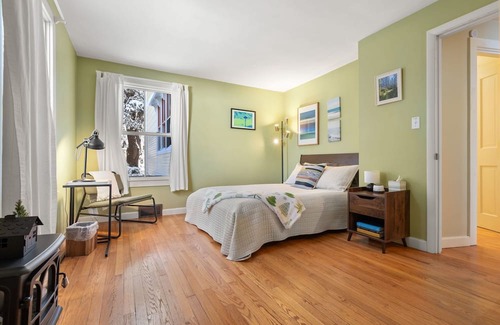 North Andover Casa | "Charming Retreat: Home Away from Home in one of New England's Oldest Towns"