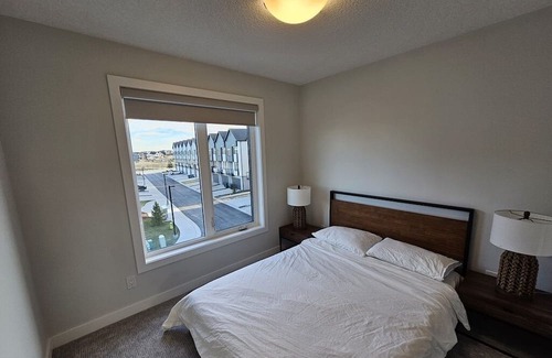 Calgary Casa | This townhouse is a 3 bedroom(s), 2.5 bathrooms, located in Calgary, Alberta.