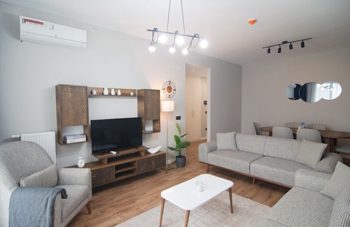 Bagcilar Apartamento | Cozy Retreat: Stylish 2BR Apt