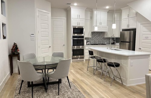 Plano Casa | Plano Gem Near Shops and Parks