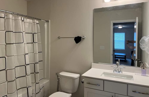 East Raleigh Casa | 10-12 min. from Downtown, Wake Med, NCSU. Close to Research Triangle & Airport.