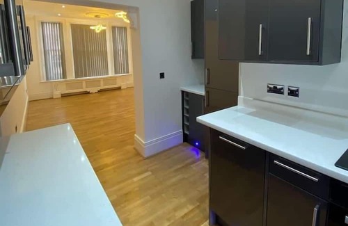 Wolverhampton Apartamento | Immaculate 1-Bed Lux Apartment in Wolverhampton