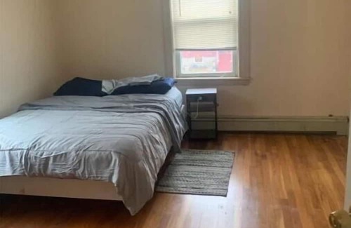 Randolph Apartamento | Cozy 2-bedroom apartment, New bathroom, New kitchen, washer and dryer in unit.