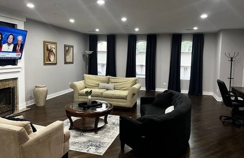 North Kenwood Condominio | 5 minutes to lake front and hyde park community, Very warm and quiet building !