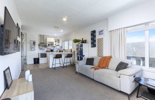 Glendowie Casa | St Heliers Gem: Beach and Scenic Routes Nearby